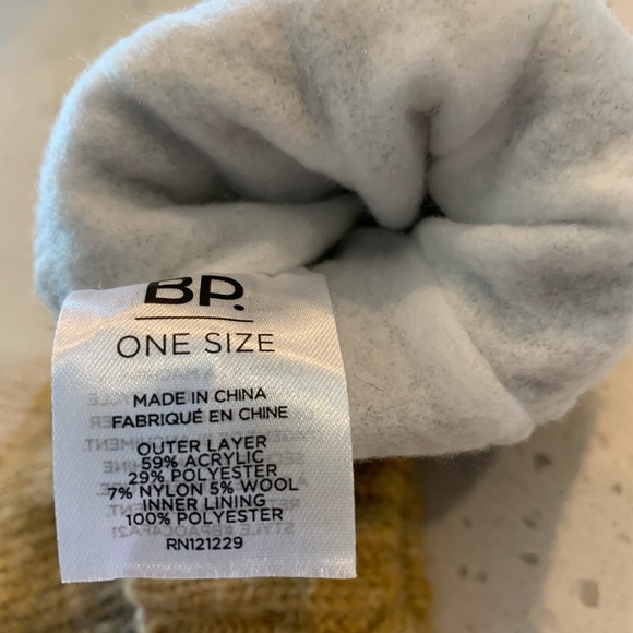 BP. Nordstom Cable Knit Fleece Lined Ombre Mittens, NWT - Picture 4 of 5